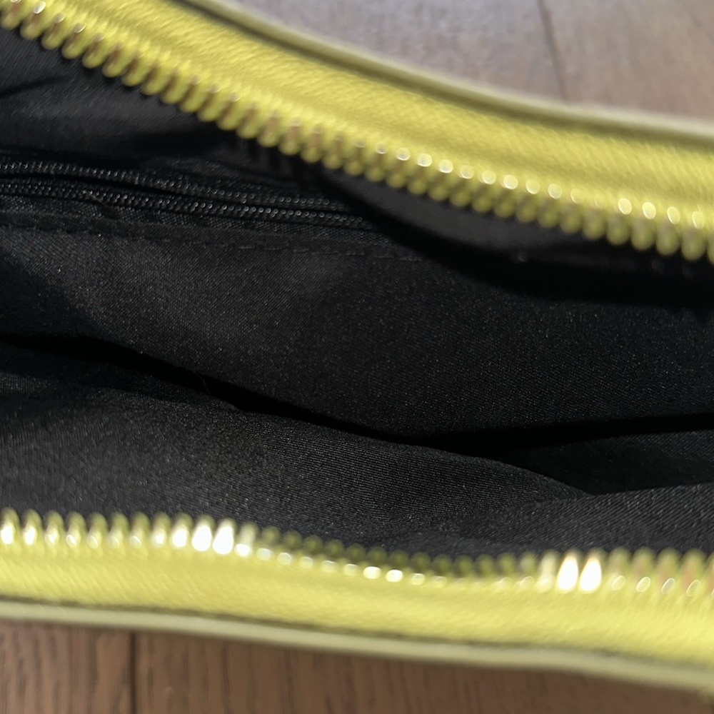 Green handbag with adjustable strap - Picture 4 of 5